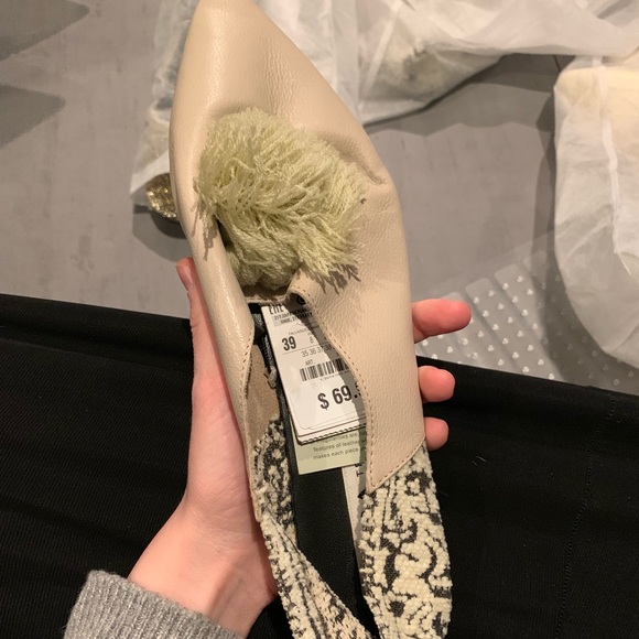 Zara pom Pom flats NWT size 8 (39) - Picture 2 of 2
